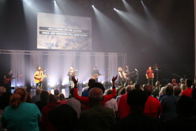 Photo: Worship at the Fairfax Regional 2018.